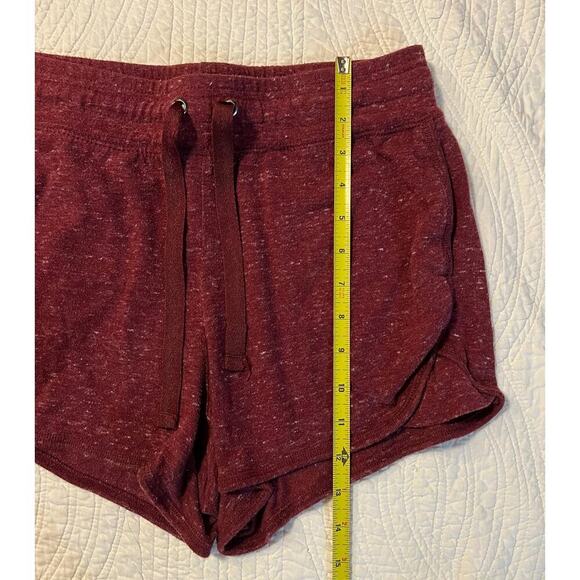 Athletic sweatshirts
Med 8-10 - Picture 3 of 4